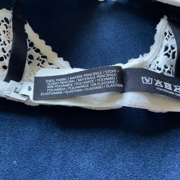 NWOT livy white‎ lace crochet bra with black straps - Picture 4 of 5